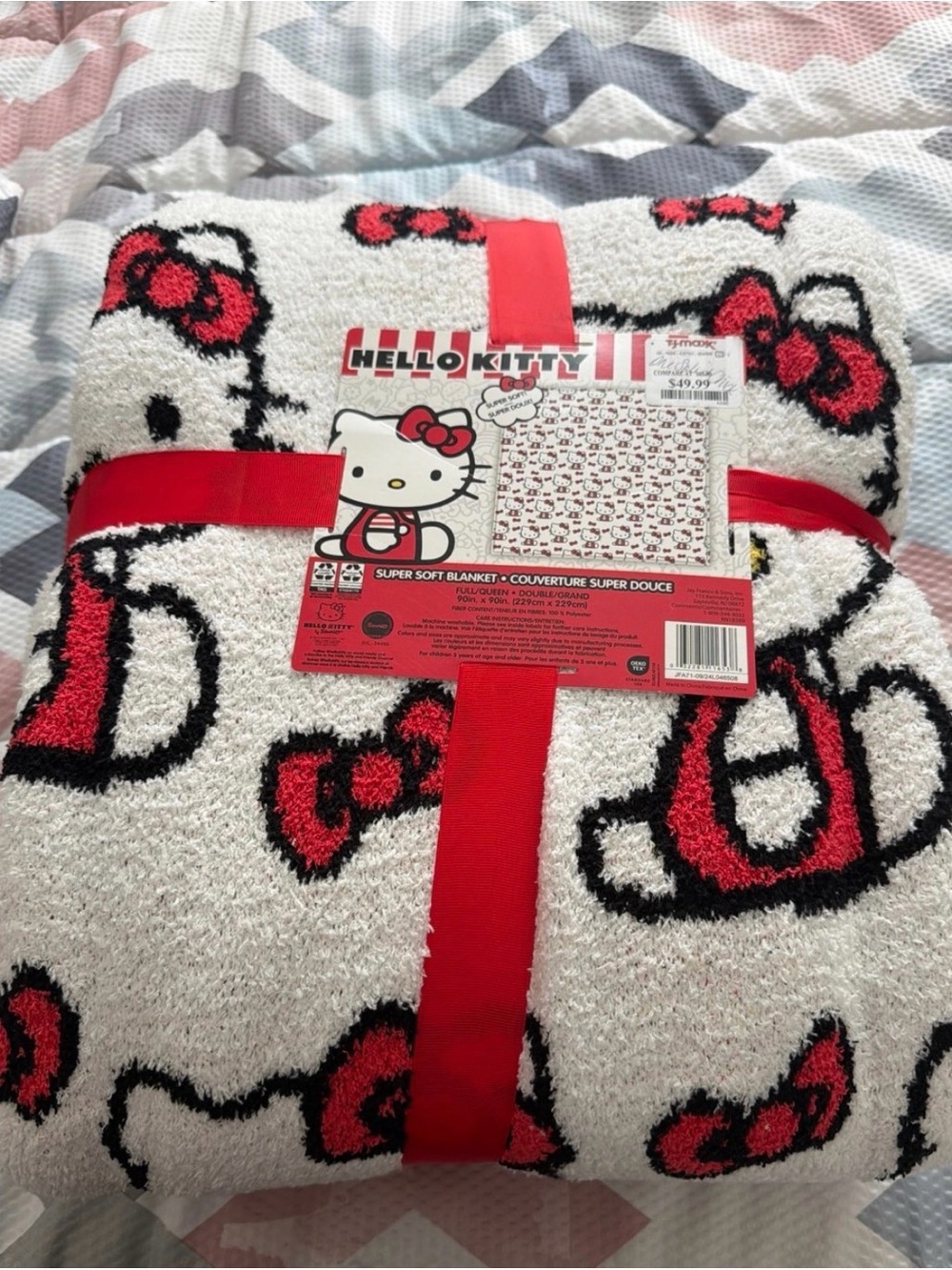 Hello Kitty White, Red & Black Bow Plush Throw Blanket
